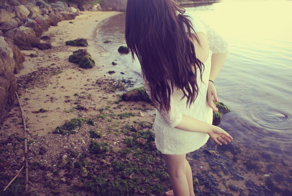 Пацан возле машины