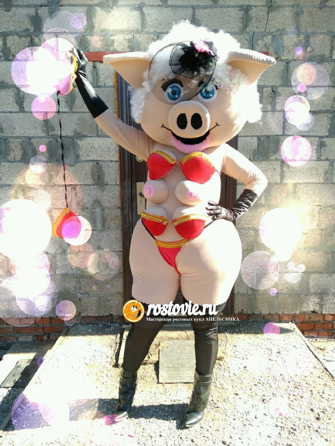 Ростовая кукла свинья стриптизерша