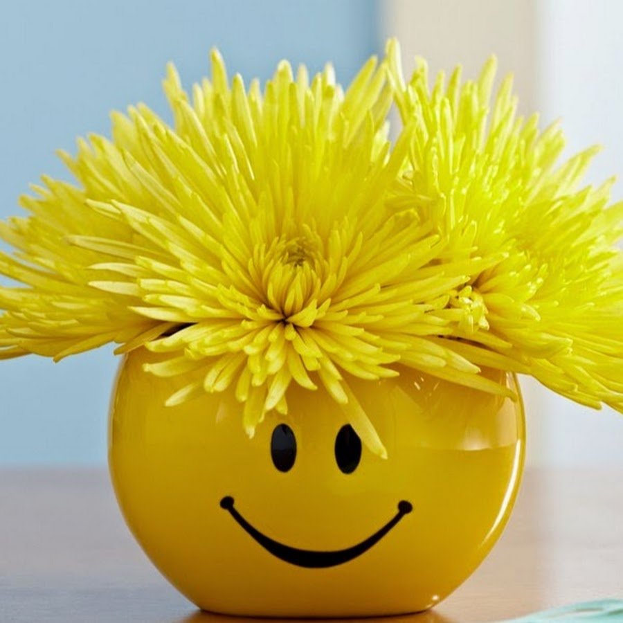 Одуванчик улыбается