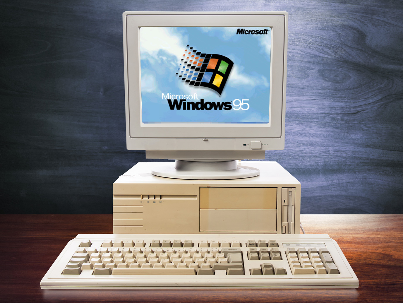 Монитор операционной системы. Виндовс 95 ПК. Комп Windows 1995 1995. Старый компьютер виндовс 95. Монитор Windows 95.