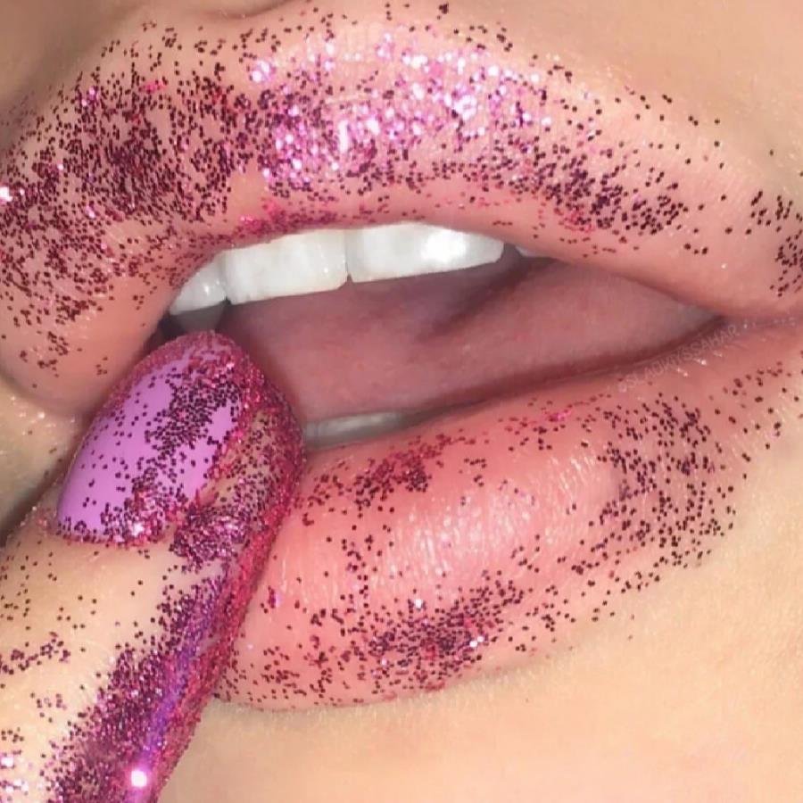 Губы в блестках Эстетика