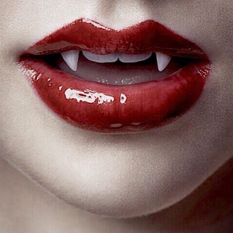 Кровь изо рта Хэллоуин