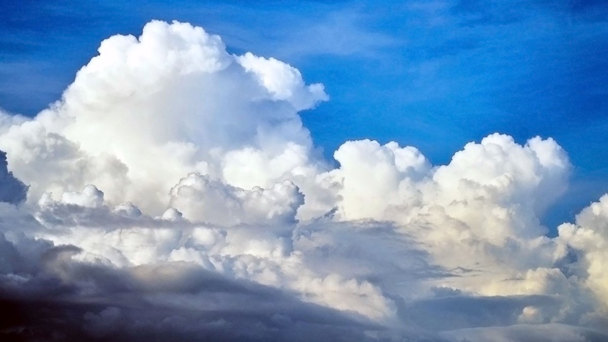 Картинка небо с облаками для детей