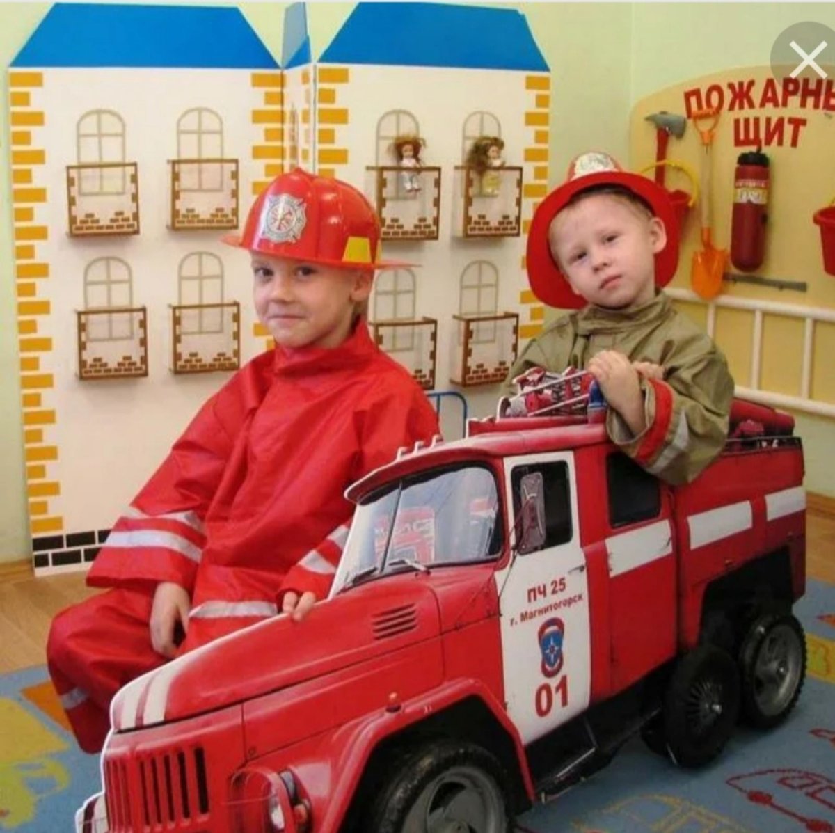 Сценарий пожарные в детском саду. Пожарный для детского сада. Для детей. Пожарные. Пожарная машина для детей. Пожарный для детей в детском саду.