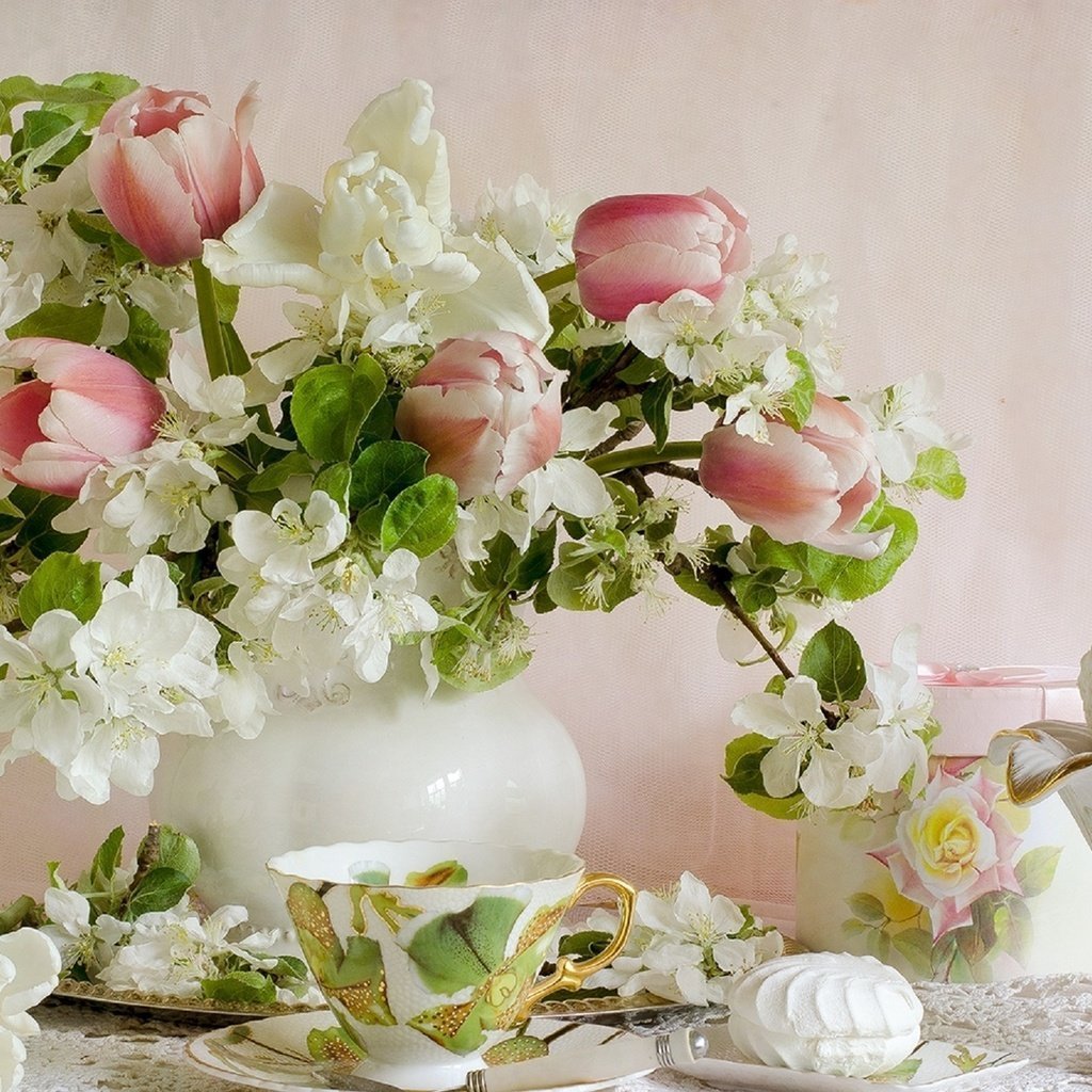 Натюрморт в светлых тонах