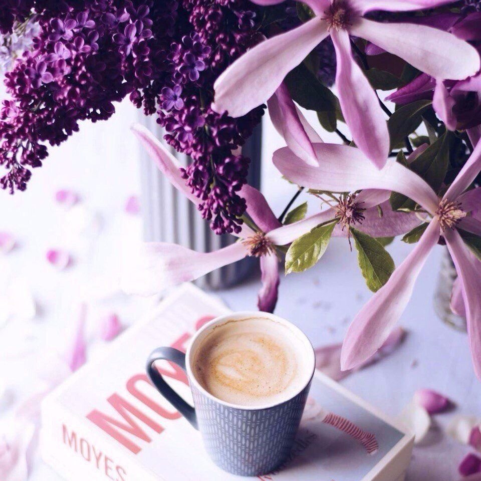 Утренний натюрморт с цветами