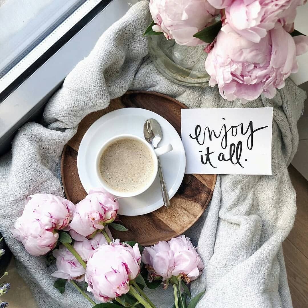 Кофе и цветы стильно