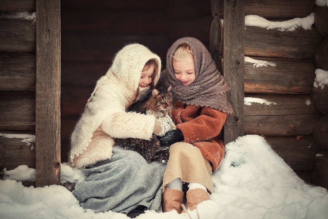 Греем вместе. Православные люди. Тепло близких людей. Доброта зимой. Тепло и доброта.
