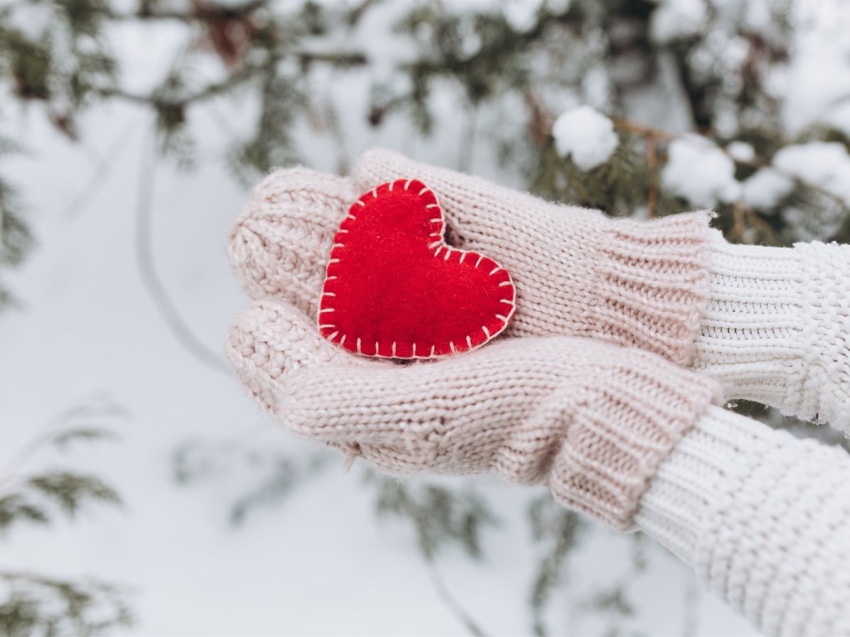 Сердечко на снегу