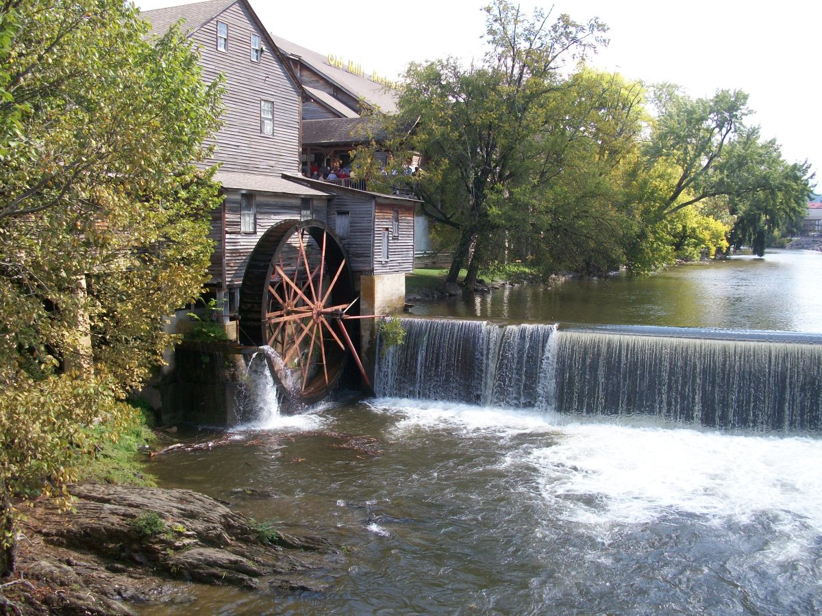 Нижнебойная мельница