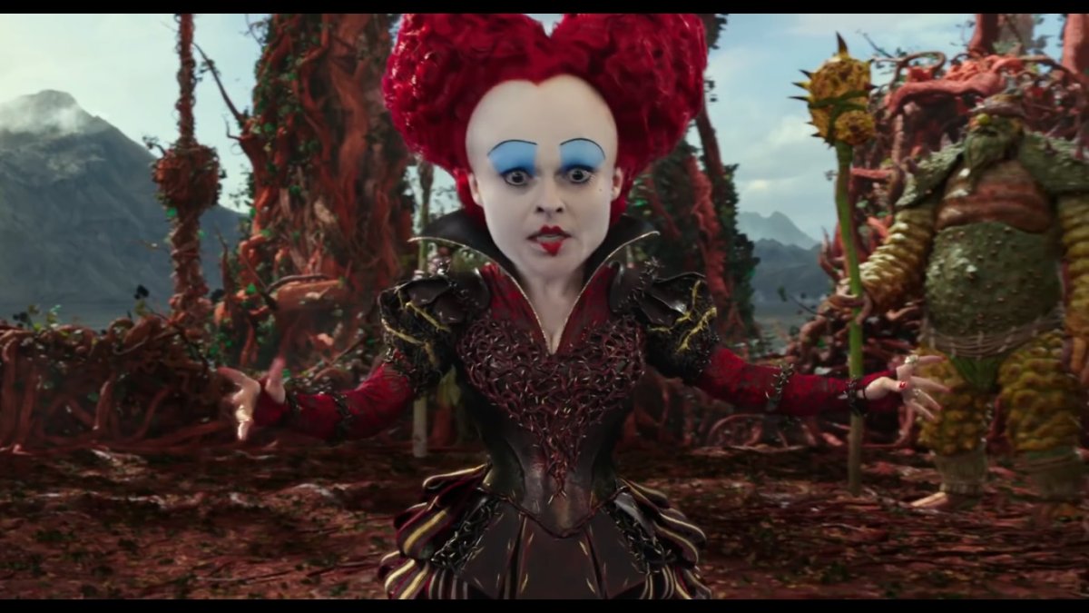 Красная Королева Алиса в Зазеркалье