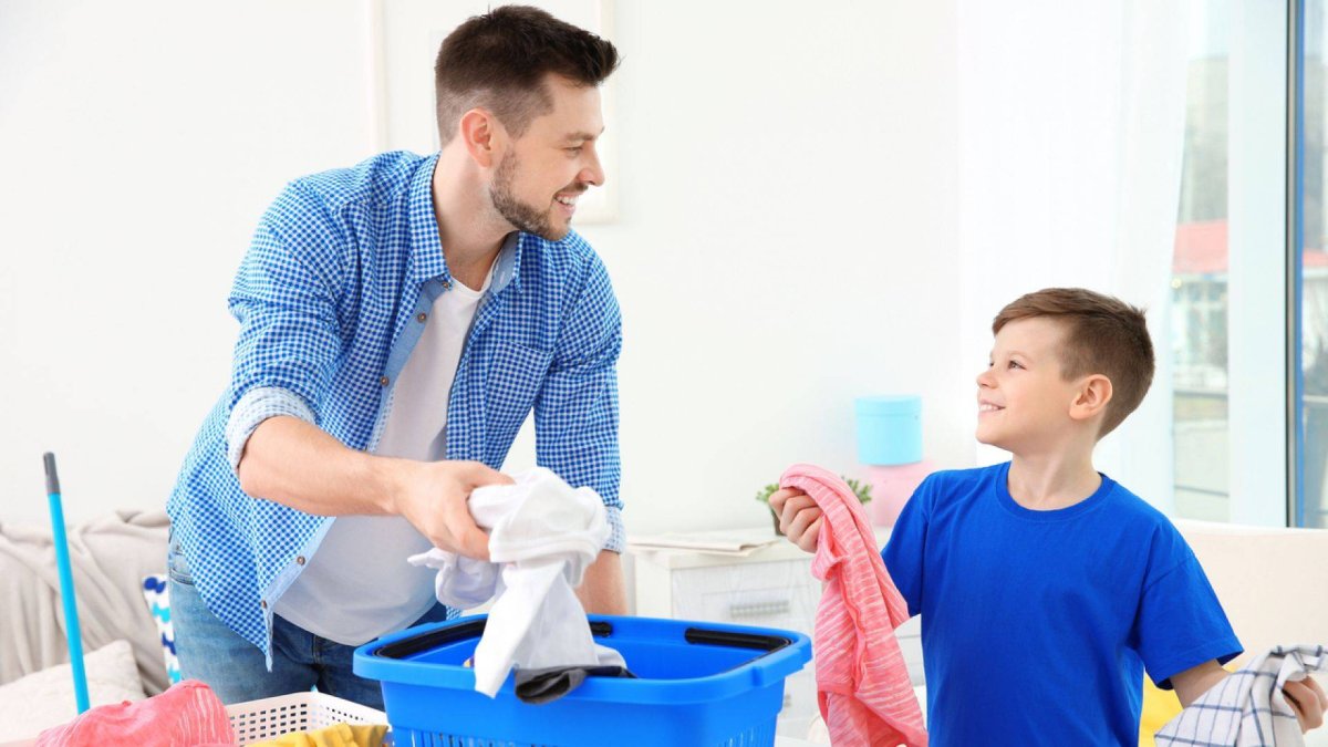 Помогать родителям