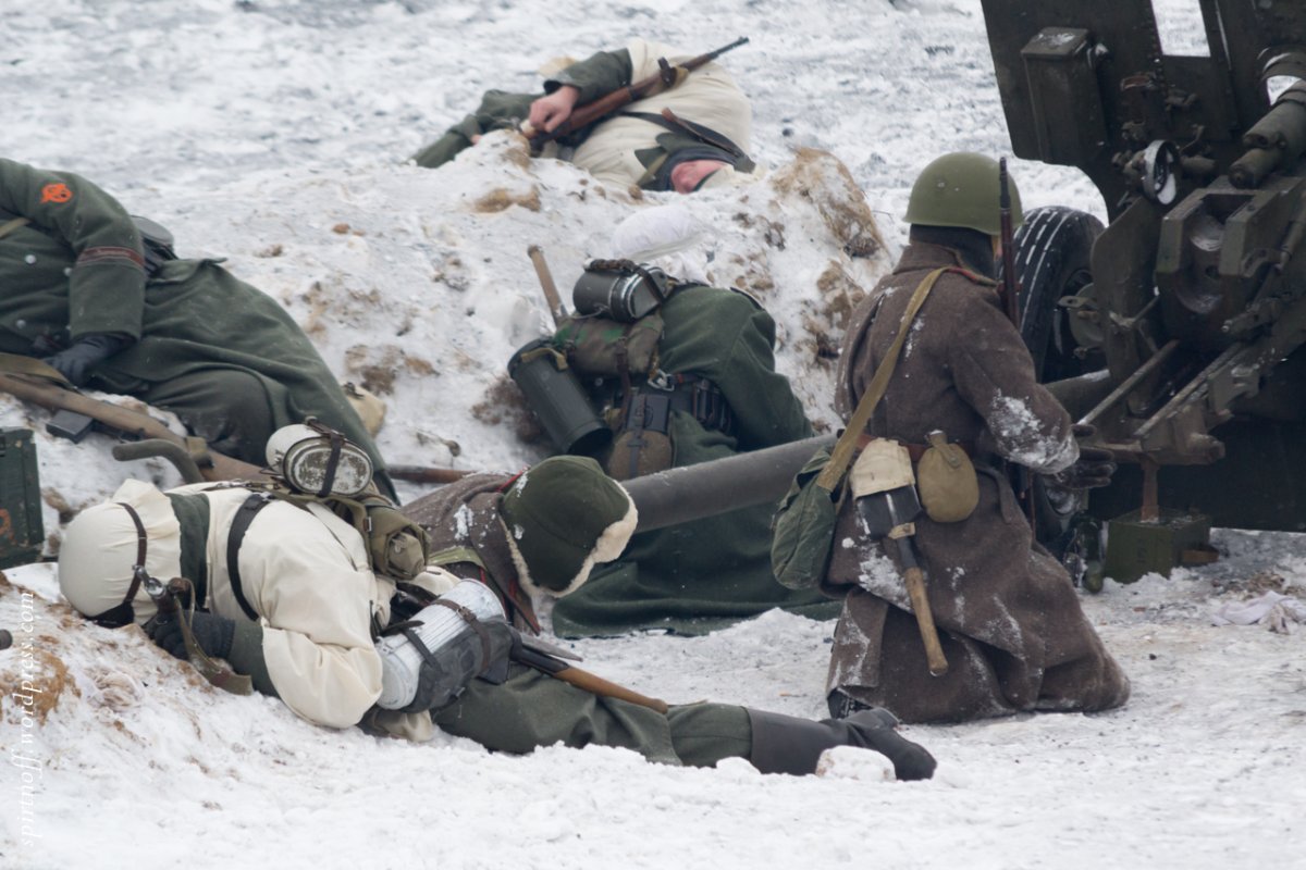 Бондарев горячий снег фильм