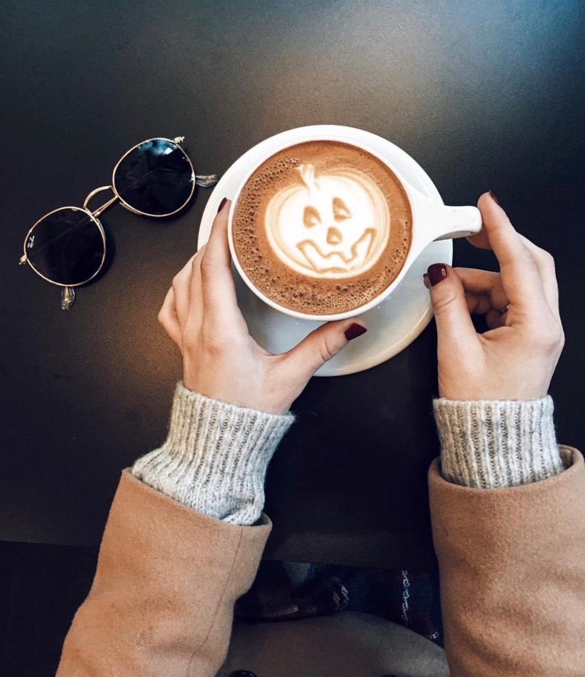 Доброе утро кофе в руках