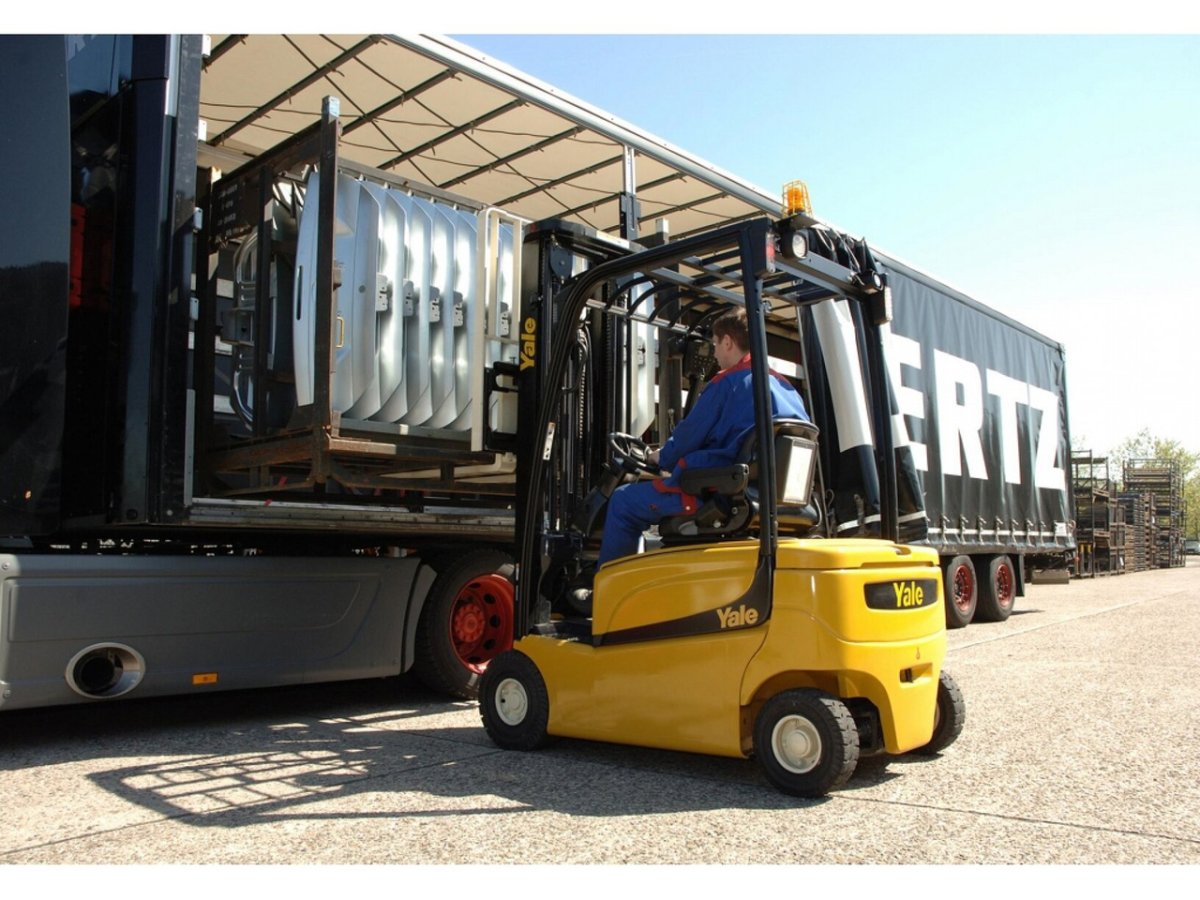 Водитель электропогрузчика