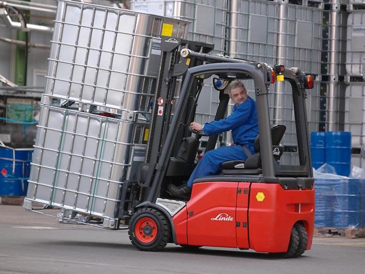 Вилочный погрузчик