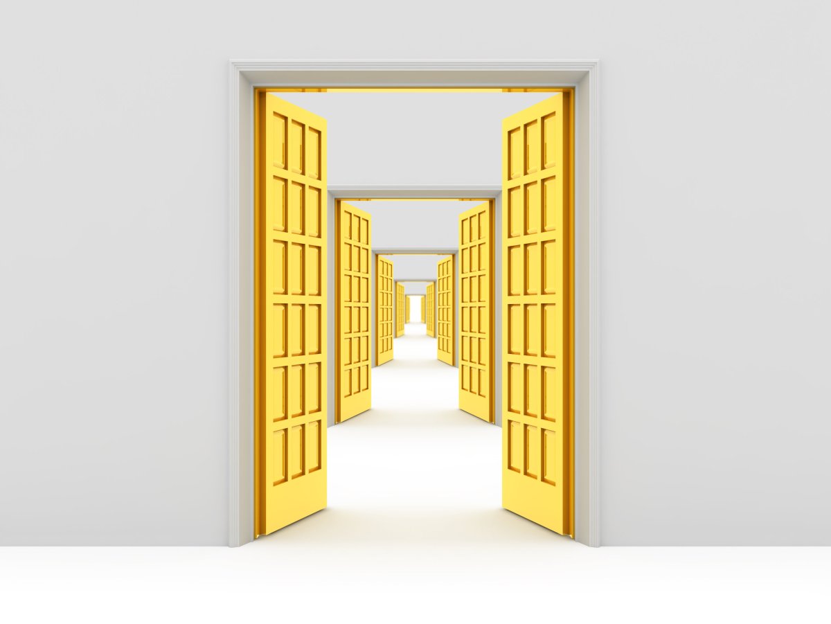 Открытая дверь вид сверху