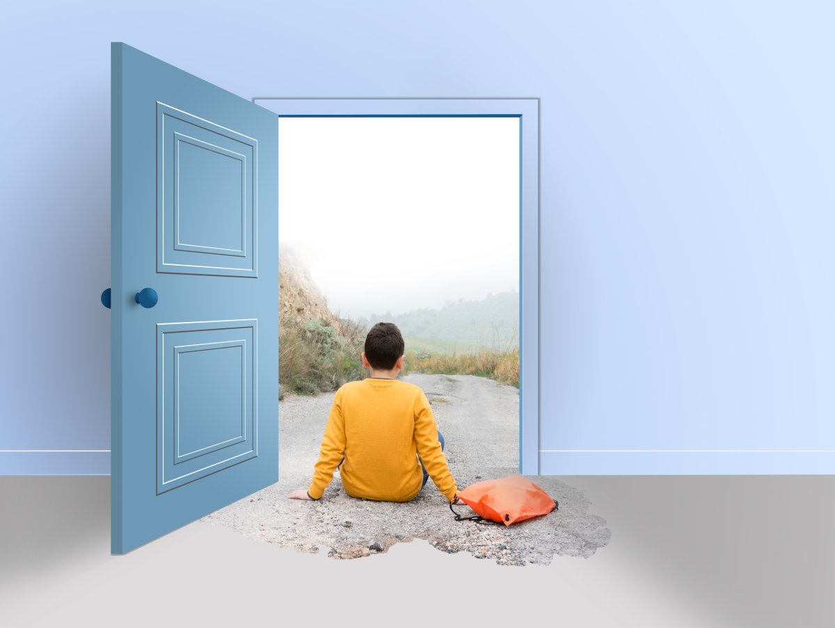 Голубая дверь открытая