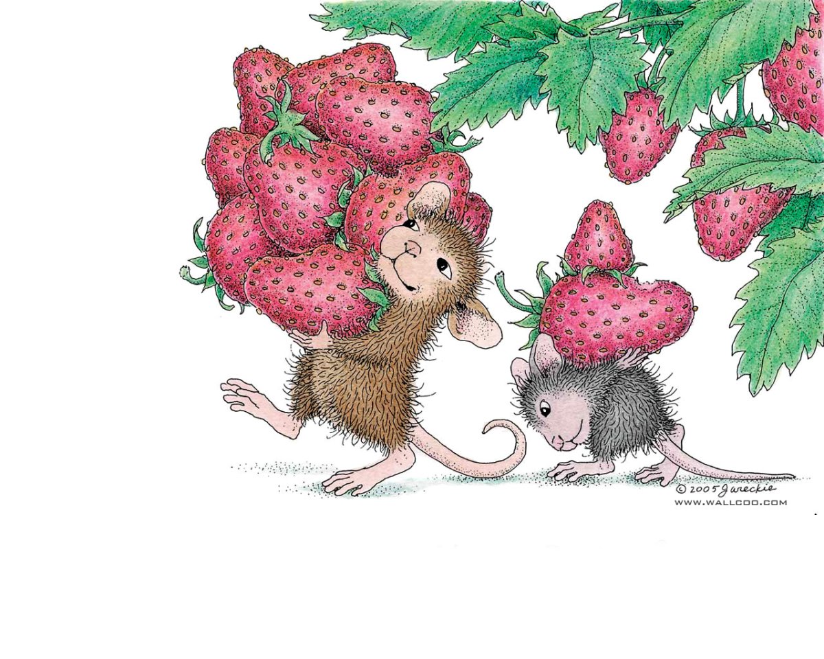 Мышонок с ягодами
