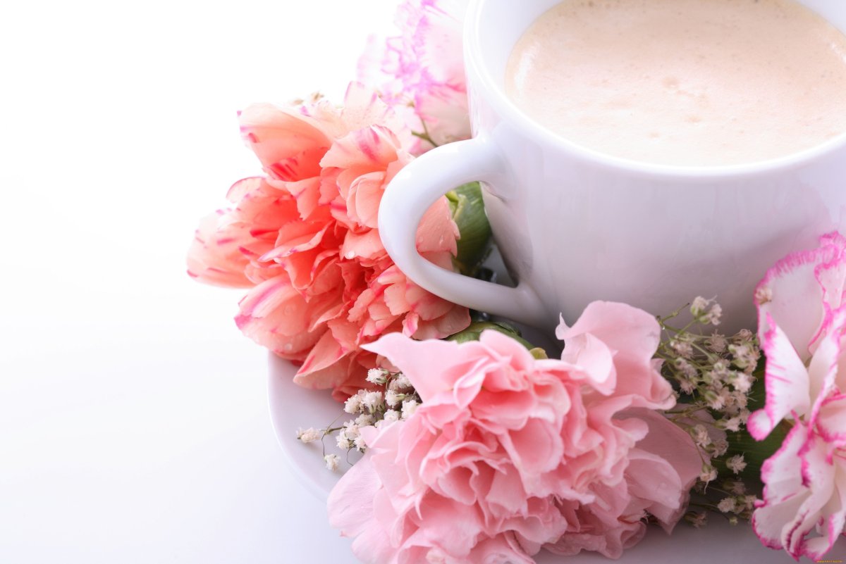 Чашка кофе и газета